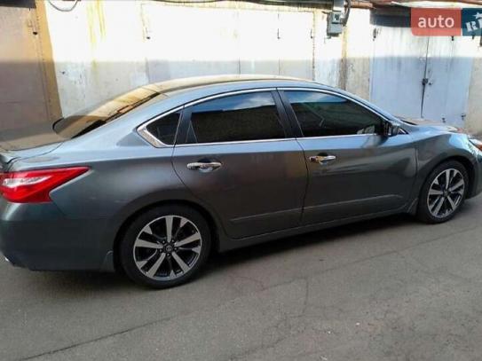 Nissan Altima 2016р. у розстрочку