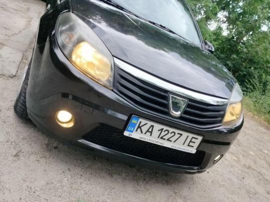 Dacia Sandero                         2009г. в рассрочку