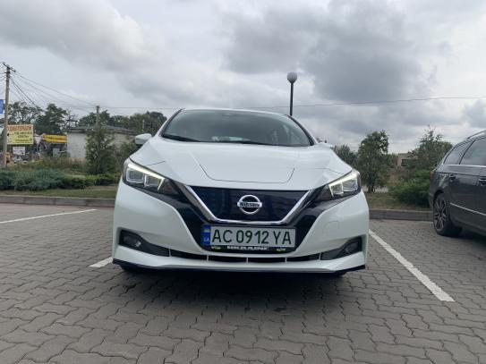 Nissan Leaf 2020г. в рассрочку