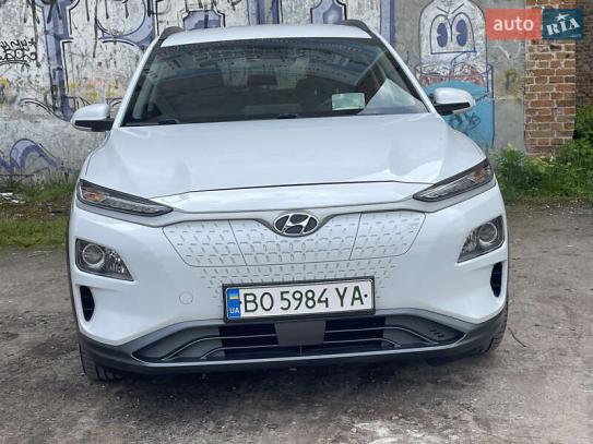 Hyundai Kona
                            2019г. в рассрочку