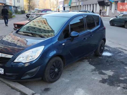 Opel Meriva                          2011г. в рассрочку
