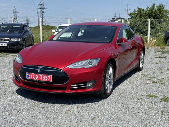 Tesla Model s 2014г. в рассрочку