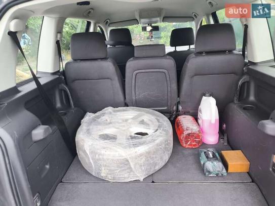 Volkswagen Touran
                          2004г. в рассрочку