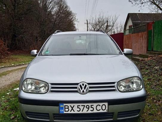 Volkswagen Golf 2003г. в рассрочку