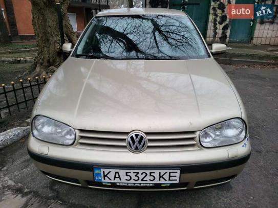 Volkswagen Golf                            2003г. в рассрочку