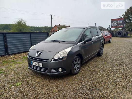 Peugeot 5008 2012р. у розстрочку