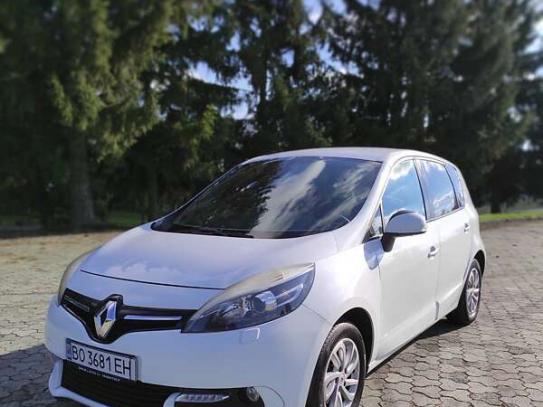 Renault Scenic 2012р. у розстрочку