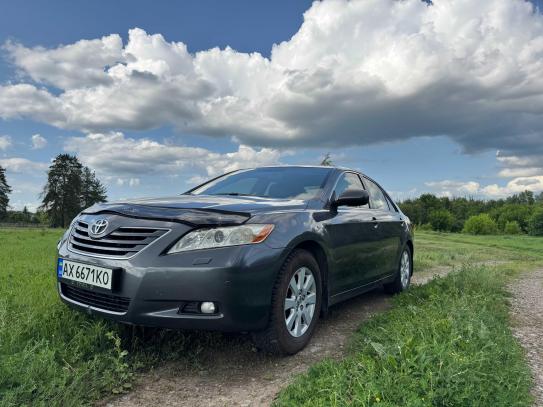 Toyota Camry                           2007г. в рассрочку