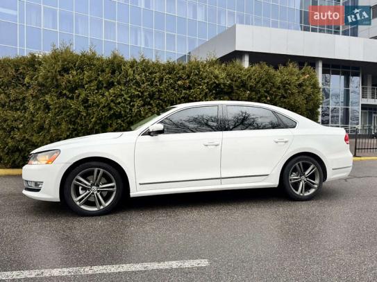 Volkswagen Passat 2013р. у розстрочку