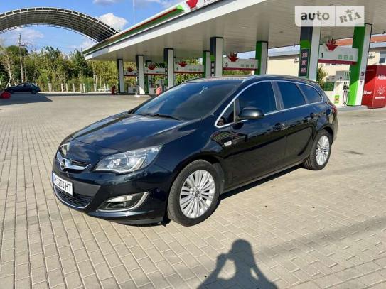 Opel Astra 2015г. в рассрочку