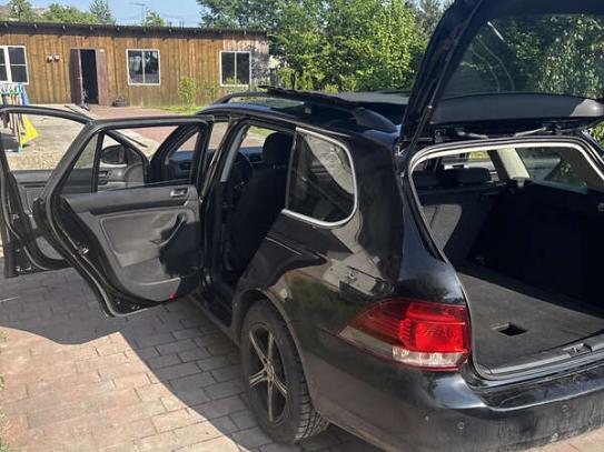 Volkswagen Golf
                            2010г. в рассрочку