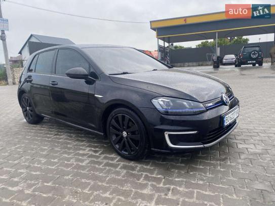 Volkswagen E-golf                          2015г. в рассрочку