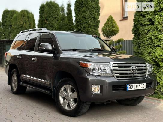 Toyota Land cruiser 2012г. в рассрочку