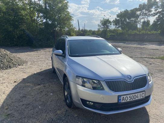 Skoda Octavia combi 2015р. у розстрочку