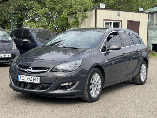 Opel Astra sports tourer             2012г. в рассрочку
