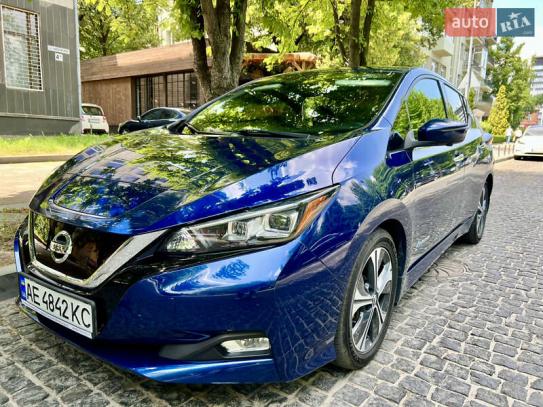 Nissan Leaf                            2018г. в рассрочку