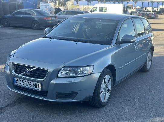 Volvo V50 2009г. в рассрочку