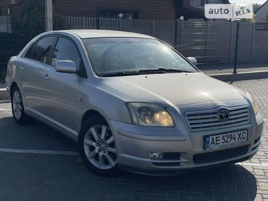 Toyota Avensis 2003р. у розстрочку