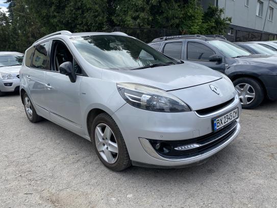 Renault Megan scenic                    2012г. в рассрочку