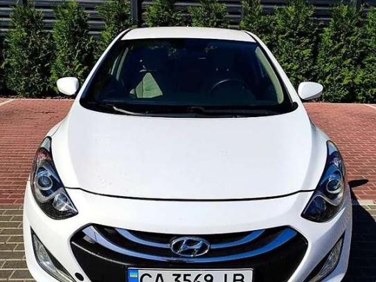 Hyundai Elantra 2013г. в рассрочку