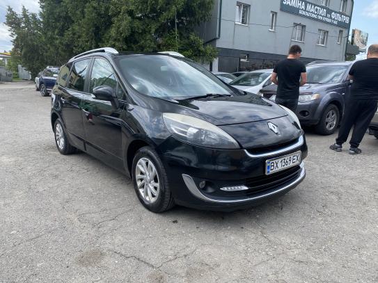 Renault Megan scenic                    2012г. в рассрочку