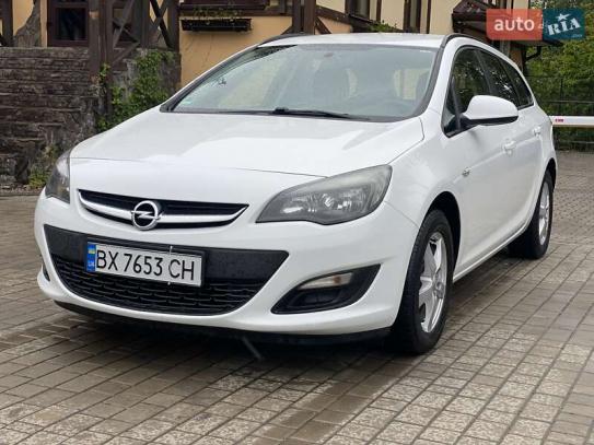 Opel Astra                           2014г. в рассрочку