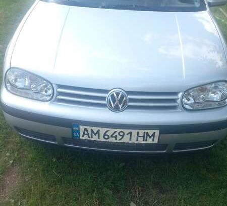 Volkswagen Golf 2002г. в рассрочку