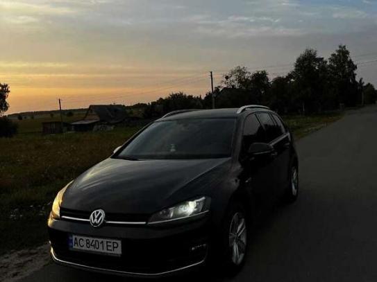 Volkswagen Golf 2015р. у розстрочку