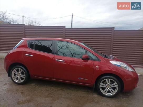 Nissan Leaf                            2013г. в рассрочку