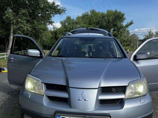 Mitsubishi Outlander                       2005г. в рассрочку