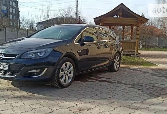 Opel Astra 2014р. у розстрочку
