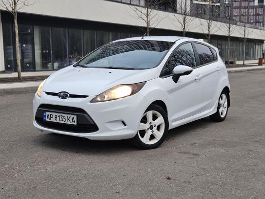 Ford Fiesta                          2010г. в рассрочку