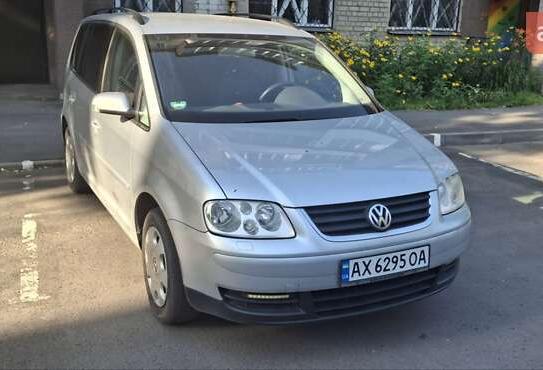 Volkswagen Touran
                          2005г. в рассрочку