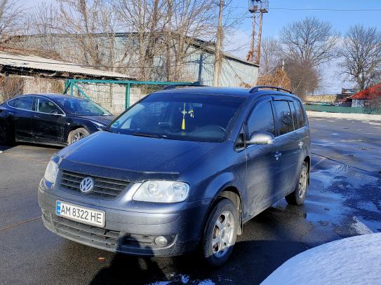 Volkswagen Touran
                          2006г. в рассрочку