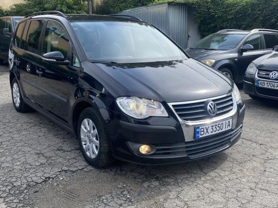 Volkswagen Touran 2010г. в рассрочку