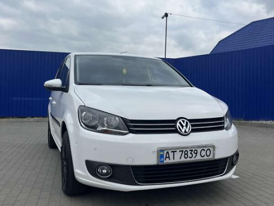 Volkswagen Touran
                          2012г. в рассрочку