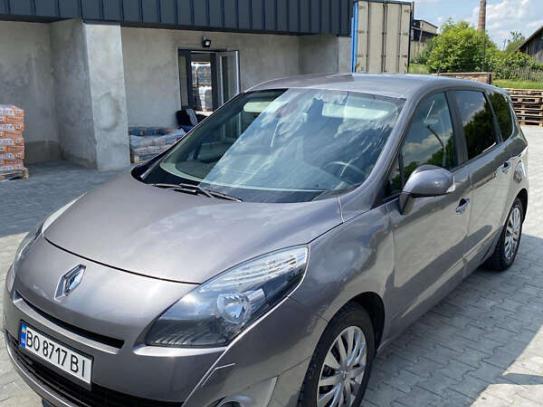 Renault Grand scenic                    2011г. в рассрочку