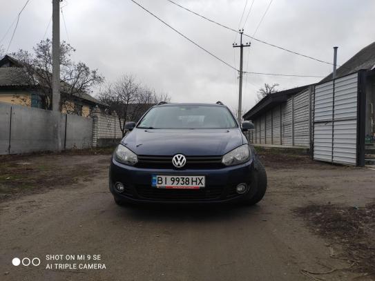 Volkswagen Golf                            2013г. в рассрочку