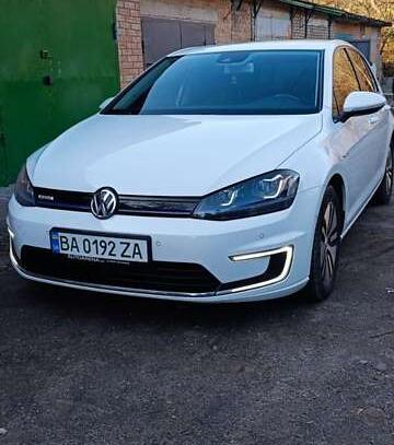 Volkswagen E-golf
                          2014г. в рассрочку