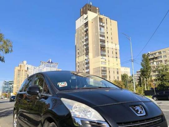 Peugeot 5008 2010г. в рассрочку