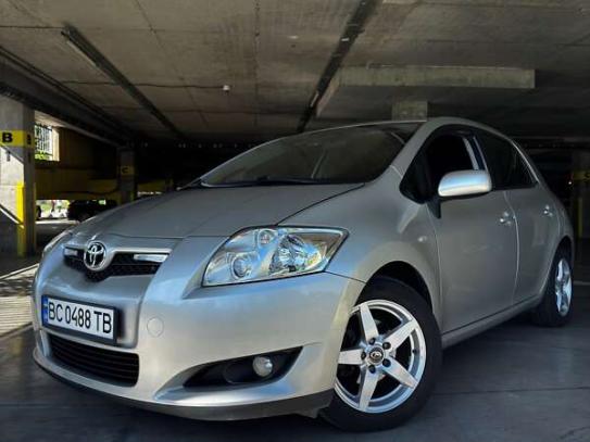 Toyota Auris 2009г. в рассрочку