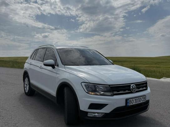 Volkswagen Tiguan
                          2016г. в рассрочку