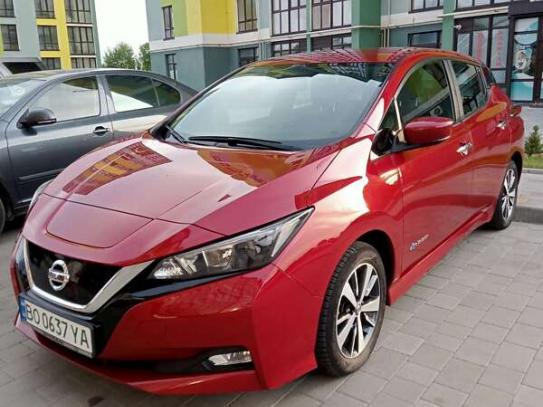 Nissan Leaf 2018г. в рассрочку