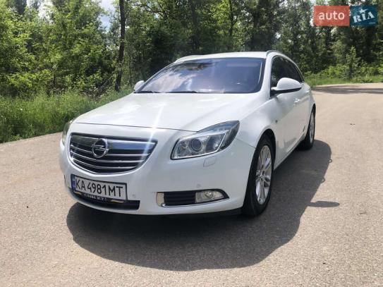 Opel Insignia                        2011г. в рассрочку