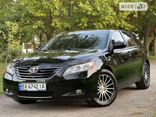 Toyota Camry 2008г. в рассрочку