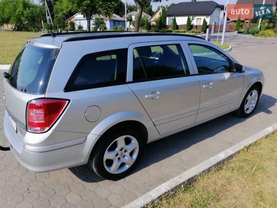 Opel Astra                           2007г. в рассрочку