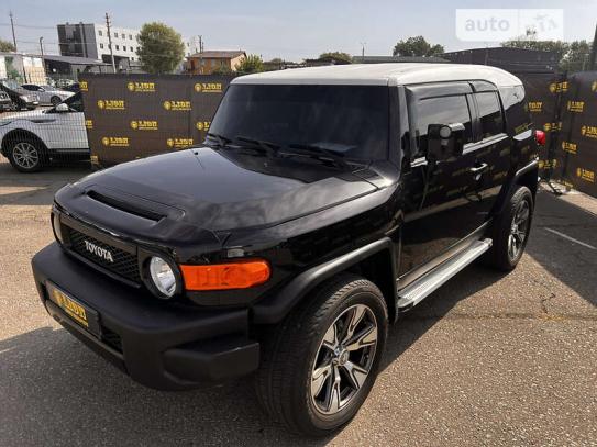 Toyota Fj cruiser 2008г. в рассрочку