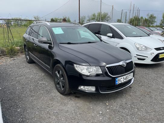 Skoda Superb                          2013г. в рассрочку