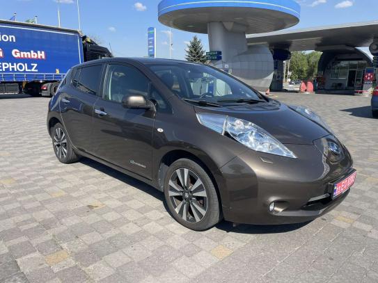 Nissan Leaf 2016г. в рассрочку