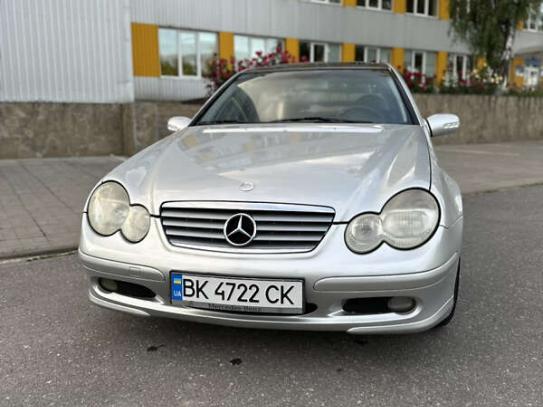 Mercedes-benz C-class 2001р. у розстрочку